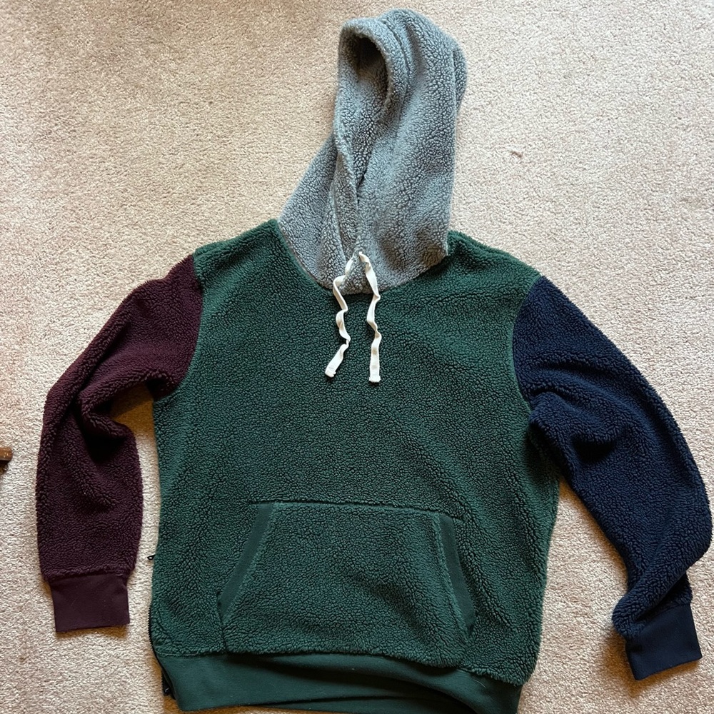 American Eagle Men’s color block Sherpa